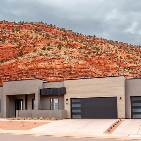 Kanab Oasis Luxury Family Home With Rooftop Deck